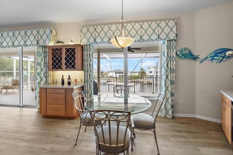 Villa ou maison à vendre à Hernando Beach, Floride: 3 chambres, 260.03 m2 № 2285292 - photo 18