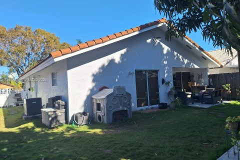 Villa ou maison à vendre à Miami, Floride: 3 chambres, 122.54 m2 № 2153501 - photo 12