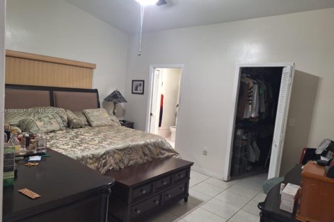 Villa ou maison à vendre à Miami, Floride: 3 chambres, 122.54 m2 № 2153501 - photo 3