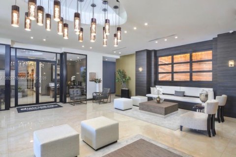 Appartement à louer à West Miami, Floride: 2 chambres, 90.12 m2 № 2175704 - photo 3