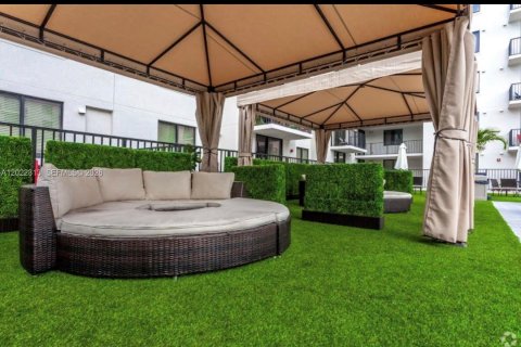 Appartement à louer à West Miami, Floride: 2 chambres, 90.12 m2 № 2175704 - photo 9