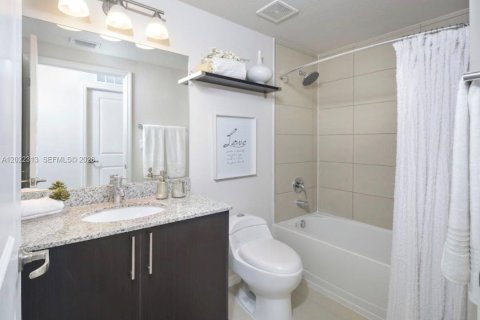 Appartement à louer à West Miami, Floride: 2 chambres, 90.12 m2 № 2175704 - photo 7