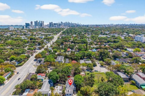 Apartamento en alquiler en Miami, Florida, 2 dormitorios № 2050752 - foto 5