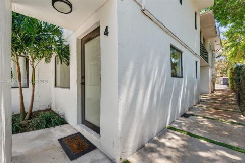 Apartamento en alquiler en Miami, Florida, 2 dormitorios № 2050752 - foto 8