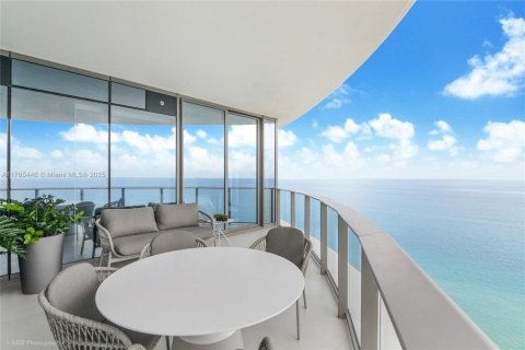Condo in Sunny Isles Beach, Florida, 4 bedrooms  № 2021282 - photo 6