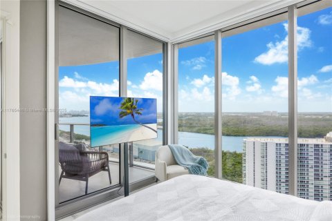 Condo in Sunny Isles Beach, Florida, 4 bedrooms  № 2021282 - photo 11