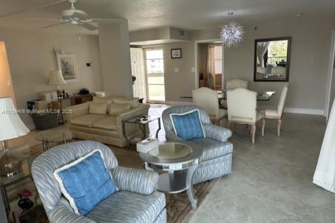 Condo in Tequesta, Florida, 3 bedrooms  № 1736035 - photo 12