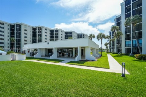 Condo in Tequesta, Florida, 3 bedrooms  № 1736035 - photo 17