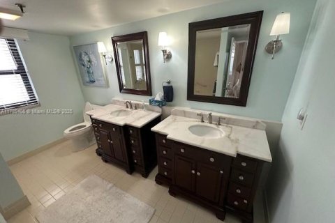 Condo in Tequesta, Florida, 3 bedrooms  № 1736035 - photo 13