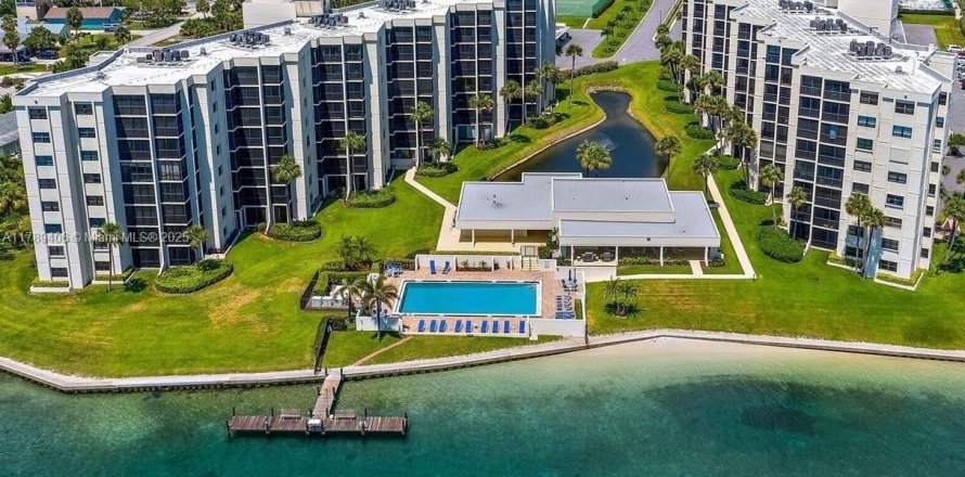 Condo in Tequesta, Florida, 3 bedrooms  № 1736035