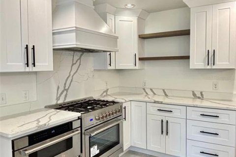 Villa ou maison à Alachua, Floride 8 chambres, 362.97 m2 № 2148350