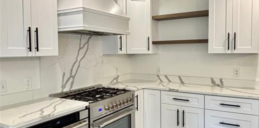 Villa ou maison à Alachua, Floride 8 chambres, 362.97 m2 № 2148350