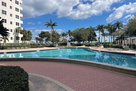 Condominio en alquiler en Hollywood, Florida, 1 dormitorio, 103.4 m2 № 2024084 - foto 27