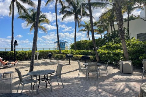 Condominio en alquiler en Hollywood, Florida, 1 dormitorio, 103.4 m2 № 2024084 - foto 28