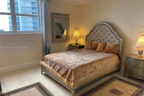 Condominio en alquiler en Hollywood, Florida, 1 dormitorio, 103.4 m2 № 2024084 - foto 13