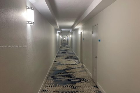 Condominio en alquiler en Hollywood, Florida, 1 dormitorio, 103.4 m2 № 2024084 - foto 25