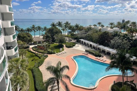 Condominio en alquiler en Hollywood, Florida, 1 dormitorio, 103.4 m2 № 2024084 - foto 23