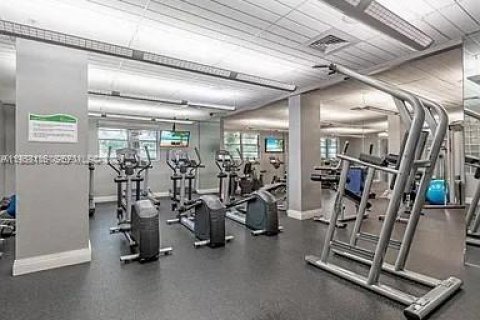 Condominio en venta en Hollywood, Florida, 1 dormitorio, 81.2 m2 № 2020656 - foto 13