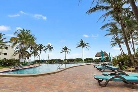 Condominio en venta en Hollywood, Florida, 1 dormitorio, 81.2 m2 № 2020656 - foto 9