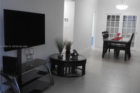 Condominio en venta en Hollywood, Florida, 1 dormitorio, 81.2 m2 № 2020656 - foto 19