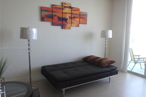 Condominio en venta en Hollywood, Florida, 1 dormitorio, 81.2 m2 № 2020656 - foto 15