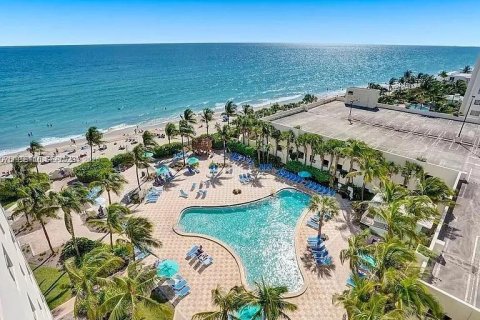 Condominio en venta en Hollywood, Florida, 1 dormitorio, 81.2 m2 № 2020656 - foto 5