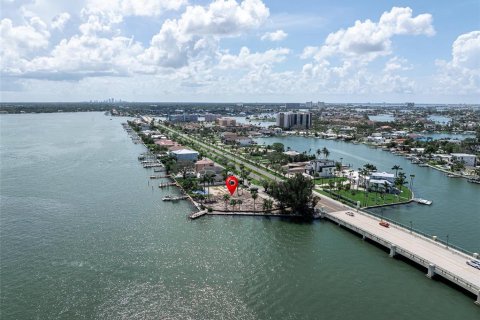Terreno en venta en Treasure Island, Florida № 1832605 - foto 6
