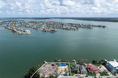 Terreno en venta en Treasure Island, Florida № 1832605 - foto 9