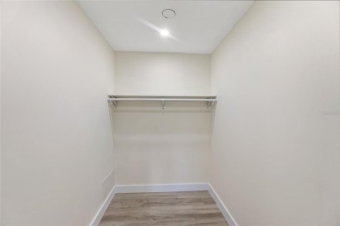 Condo in Sarasota, Florida, 2 bedrooms № 2200304 - photo 18