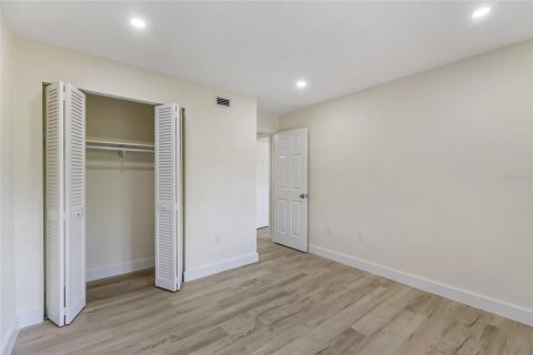 Condo in Sarasota, Florida, 2 bedrooms № 2200304 - photo 20
