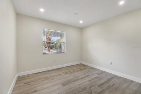 Condo in Sarasota, Florida, 2 bedrooms № 2200304 - photo 14