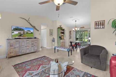 House in Summerfield, Florida 2 bedrooms, 106.28 sq.m. № 1903943 - photo 7