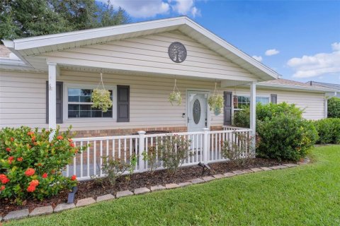 House in Summerfield, Florida 2 bedrooms, 106.28 sq.m. № 1903943 - photo 2