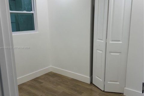 House in Key Largo, Florida 2 bedrooms, 52.03 sq.m. № 2004020 - photo 11