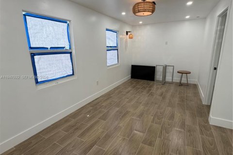 House in Key Largo, Florida 2 bedrooms, 52.03 sq.m. № 2004020 - photo 6