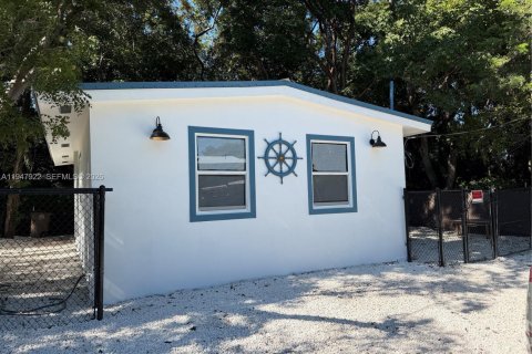 House in Key Largo, Florida 2 bedrooms, 52.03 sq.m. № 2004020