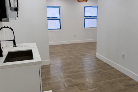 House in Key Largo, Florida 2 bedrooms, 52.03 sq.m. № 2004020 - photo 4