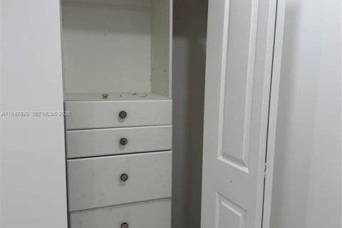 House in Key Largo, Florida 2 bedrooms, 52.03 sq.m. № 2004020 - photo 12