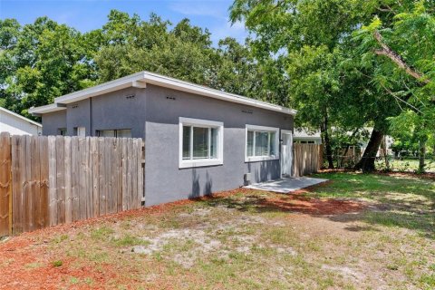 House in Tampa, Florida 2 bedrooms, 80.55 sq.m. № 1784613 - photo 1
