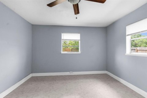 House in Tampa, Florida 2 bedrooms, 80.55 sq.m. № 1784613 - photo 9