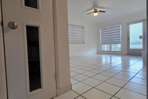 Copropriété à louer à Fort Lauderdale, Floride: 1 chambre, 53.88 m2 № 2399832 - photo 8