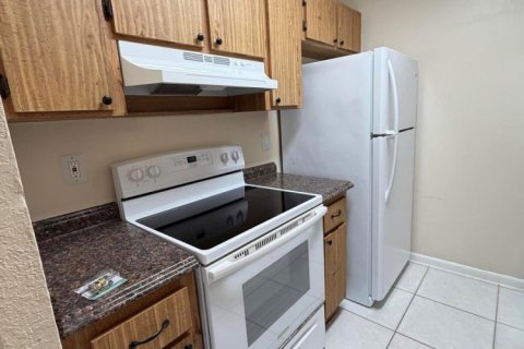 Copropriété à louer à Coral Springs, Floride: 2 chambres, 71.35 m2 № 2296150 - photo 2