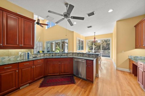Villa ou maison à vendre à Tarpon Springs, Floride: 4 chambres, 286.79 m2 № 2155855 - photo 19