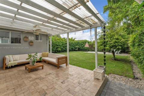 Villa ou maison à vendre à Miami, Floride: 4 chambres, 193.79 m2 № 1775811 - photo 25