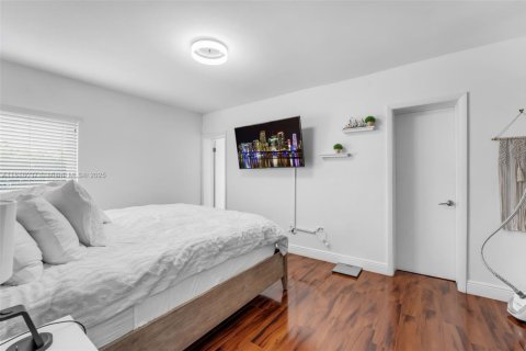 Villa ou maison à vendre à Miami, Floride: 4 chambres, 193.79 m2 № 1775811 - photo 14