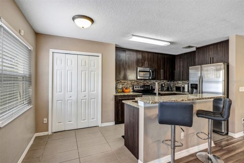 Touwnhouse à vendre à Orlando, Floride: 3 chambres, 173.91 m2 № 2147570 - photo 13