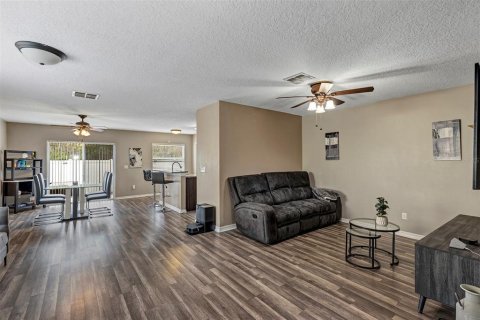 Touwnhouse à vendre à Orlando, Floride: 3 chambres, 173.91 m2 № 2147570 - photo 7