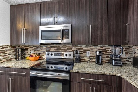 Touwnhouse à vendre à Orlando, Floride: 3 chambres, 173.91 m2 № 2147570 - photo 11