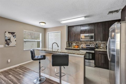 Touwnhouse à vendre à Orlando, Floride: 3 chambres, 173.91 m2 № 2147570 - photo 9