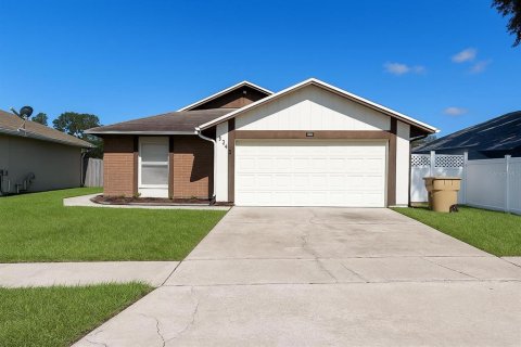 House in Kissimmee, Florida 3 bedrooms, 127.93 sq.m. № 1902439 - photo 1